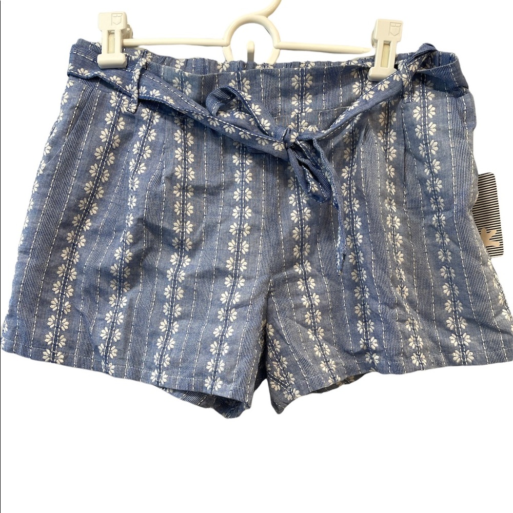 NWT SPLENDID • Chambray belted shorts LARGE